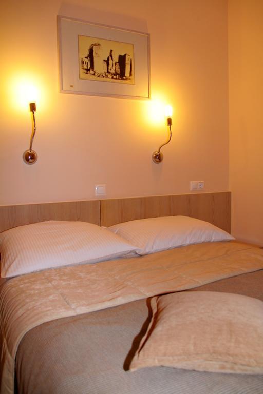Dunav Turist Inn ซลาตีบอร์ ภายนอก รูปภาพ