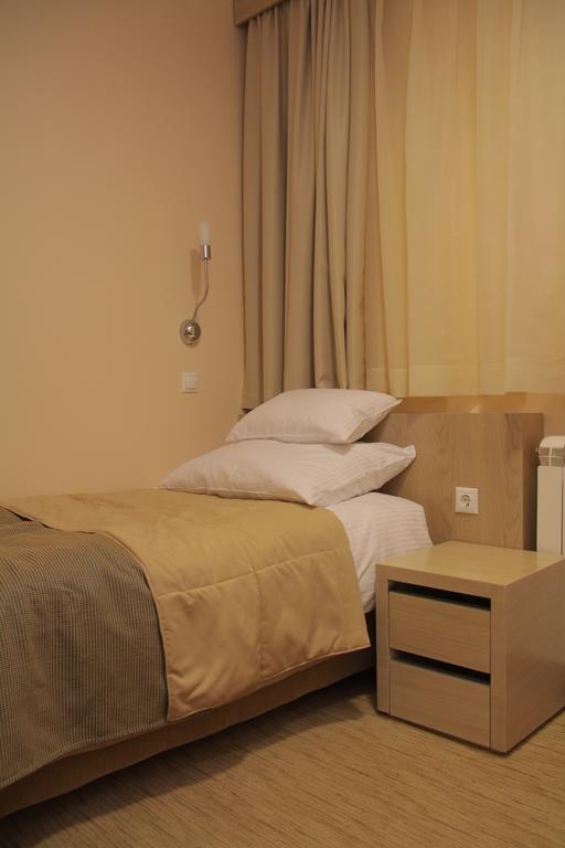 Dunav Turist Inn ซลาตีบอร์ ภายนอก รูปภาพ