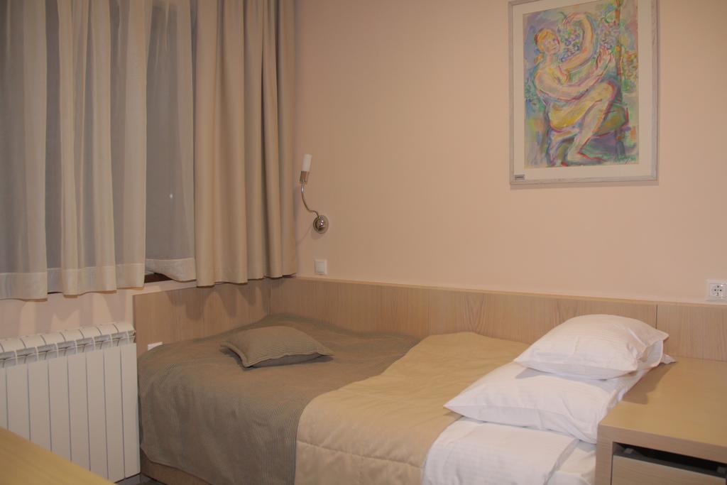 Dunav Turist Inn ซลาตีบอร์ ภายนอก รูปภาพ
