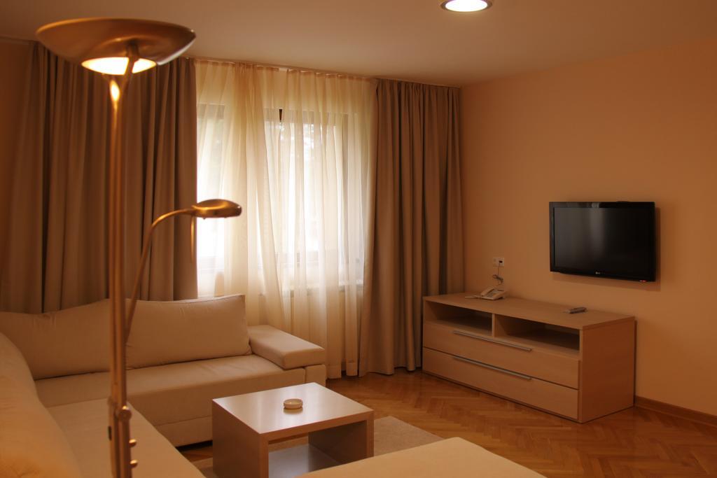 Dunav Turist Inn ซลาตีบอร์ ภายนอก รูปภาพ