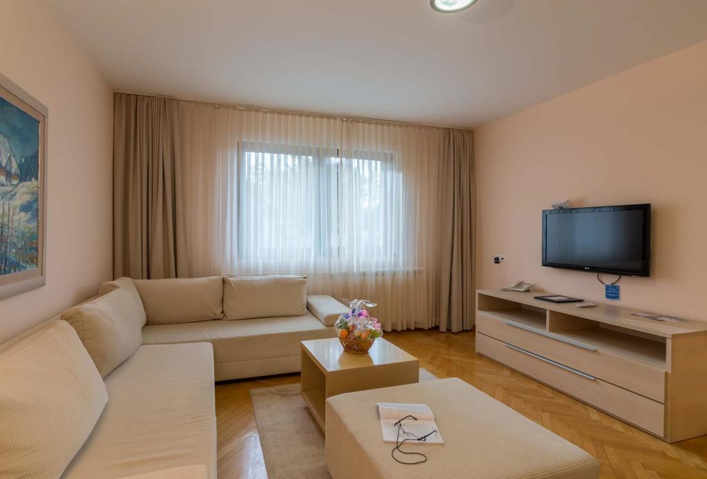 Dunav Turist Inn ซลาตีบอร์ ภายนอก รูปภาพ